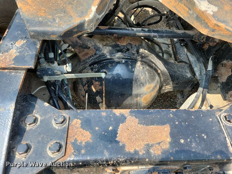 image for item JO9146 1999 Freightliner FLD  semi truck