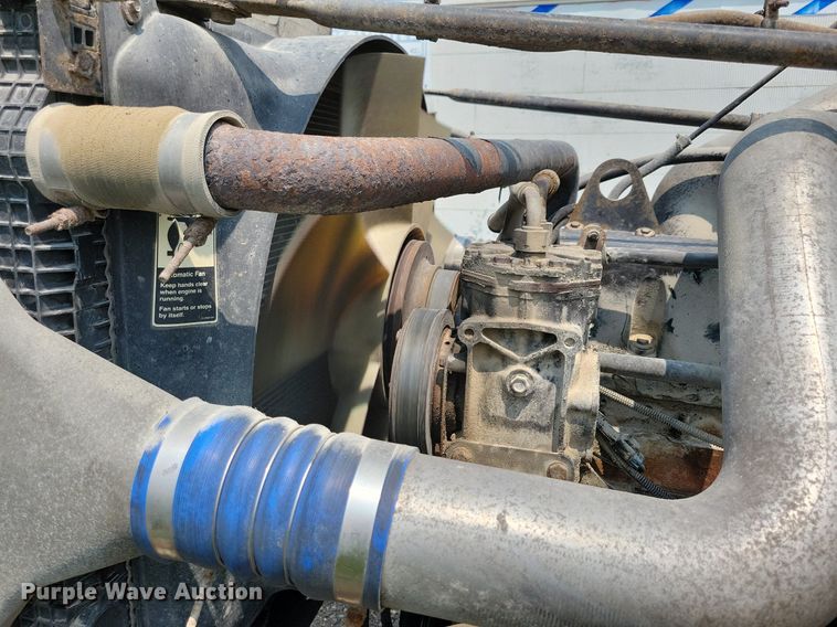 image for item JO9146 1999 Freightliner FLD  semi truck