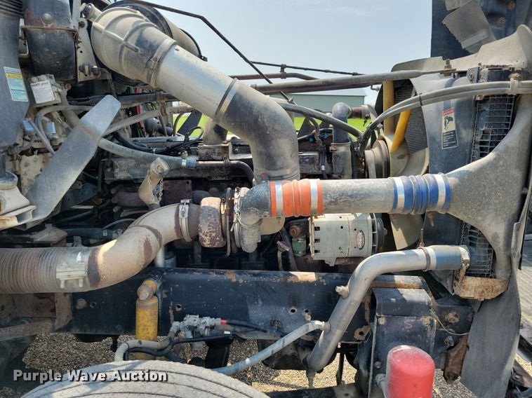 image for item JO9146 1999 Freightliner FLD  semi truck