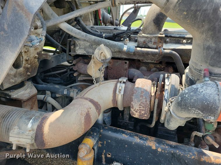 image for item JO9146 1999 Freightliner FLD  semi truck