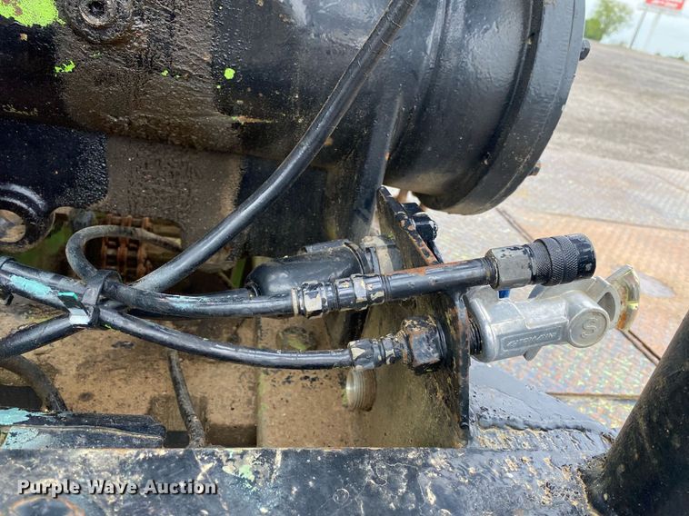 image for item KB9437 2003 Mack RD688S  winch truck