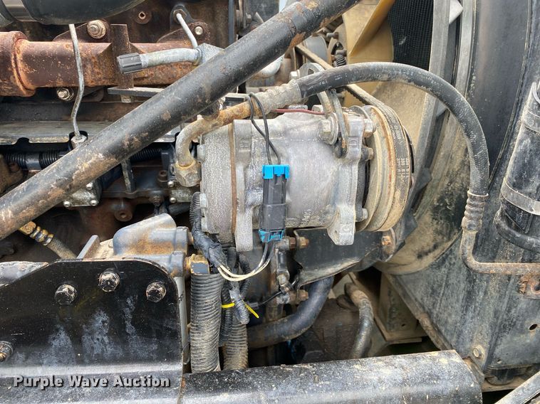 image for item KB9437 2003 Mack RD688S  winch truck