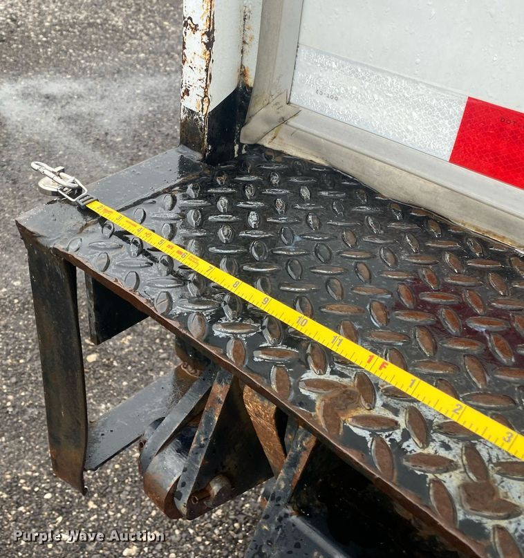 image for item KB9527 2000 Dorsey AIDTLS  dry van trailer