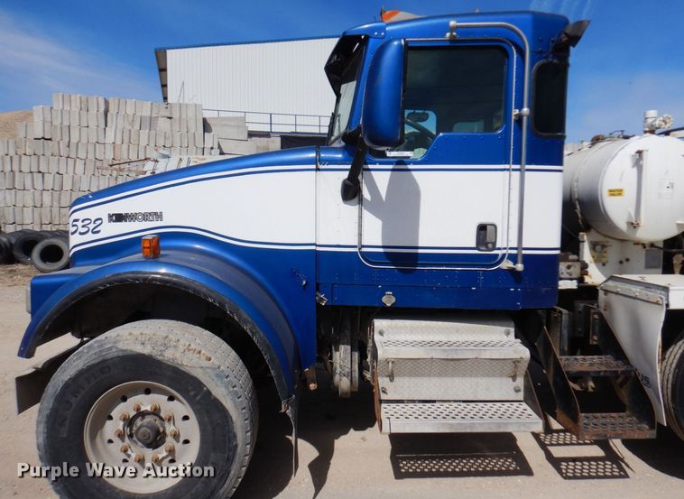 image for item KU9944 2005 Kenworth W900  ready mix truck