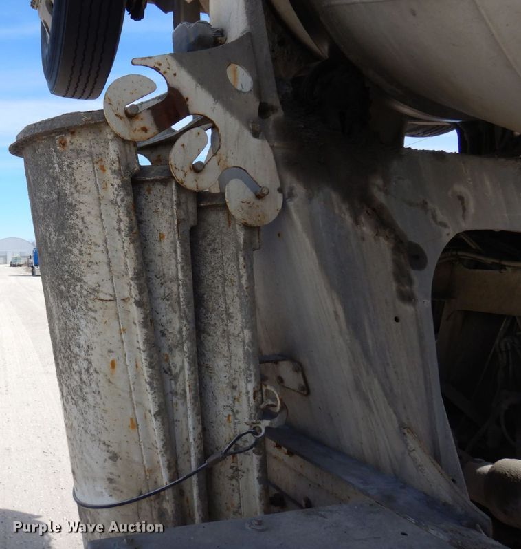 image for item KU9944 2005 Kenworth W900  ready mix truck