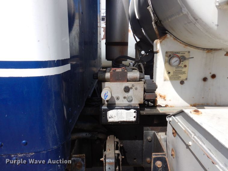 image for item KU9944 2005 Kenworth W900  ready mix truck