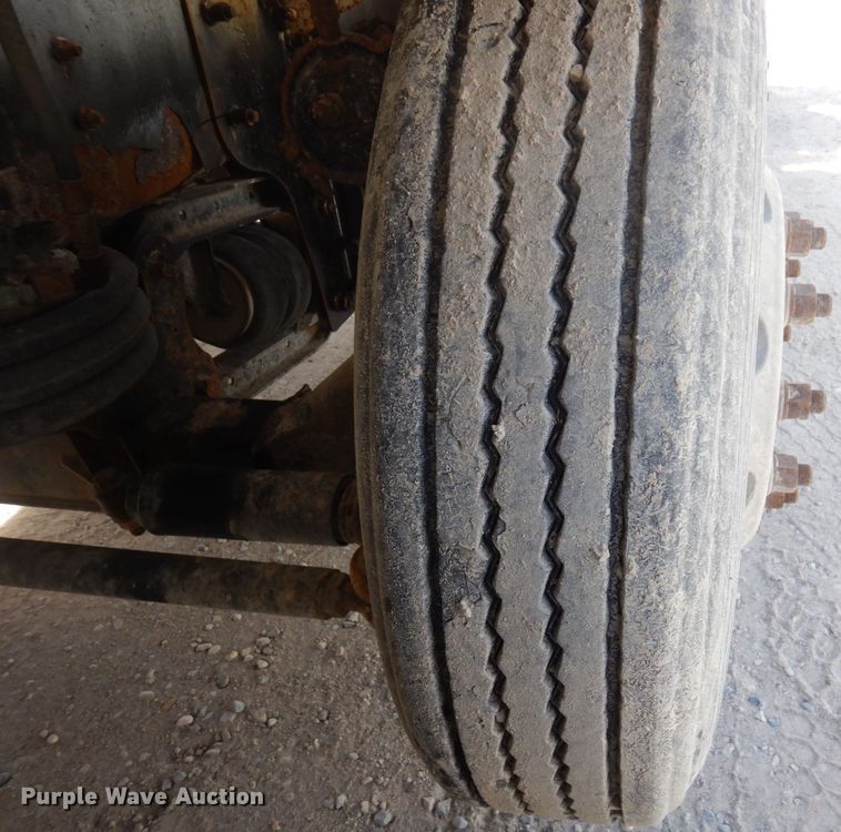 image for item KU9944 2005 Kenworth W900  ready mix truck