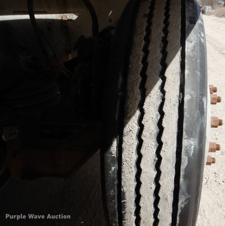 image for item KU9944 2005 Kenworth W900  ready mix truck