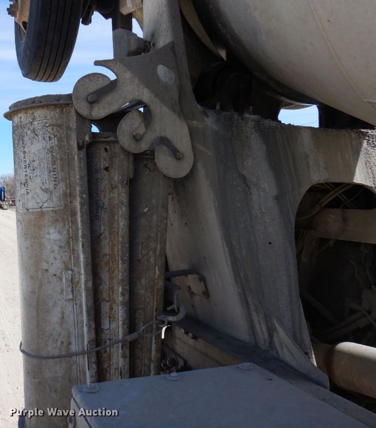 image for item KU9945 2005 Kenworth W900  ready mix truck