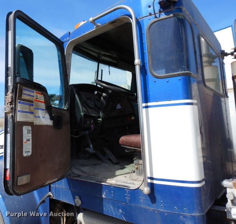 image for item KU9945 2005 Kenworth W900  ready mix truck