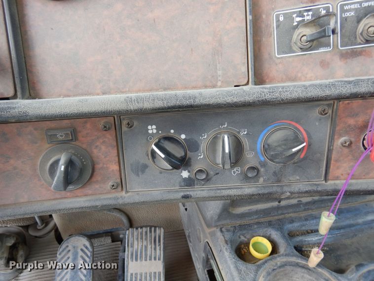 image for item KU9945 2005 Kenworth W900  ready mix truck