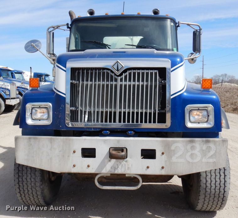image for item KU9947 2003 International 5500i  ready mix truck