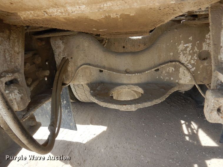 image for item KU9947 2003 International 5500i  ready mix truck