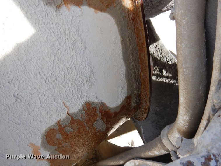 image for item KU9947 2003 International 5500i  ready mix truck