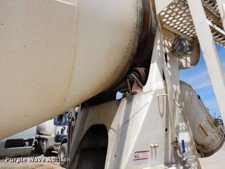 image for item KU9947 2003 International 5500i  ready mix truck