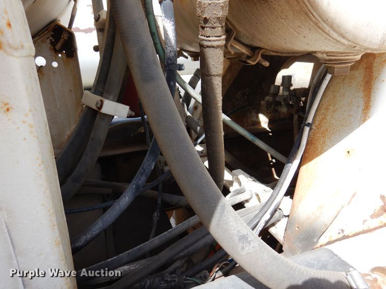 image for item KU9947 2003 International 5500i  ready mix truck