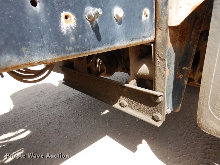 image for item KU9947 2003 International 5500i  ready mix truck