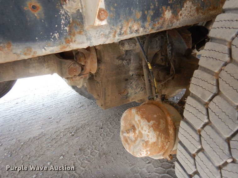 image for item KU9947 2003 International 5500i  ready mix truck