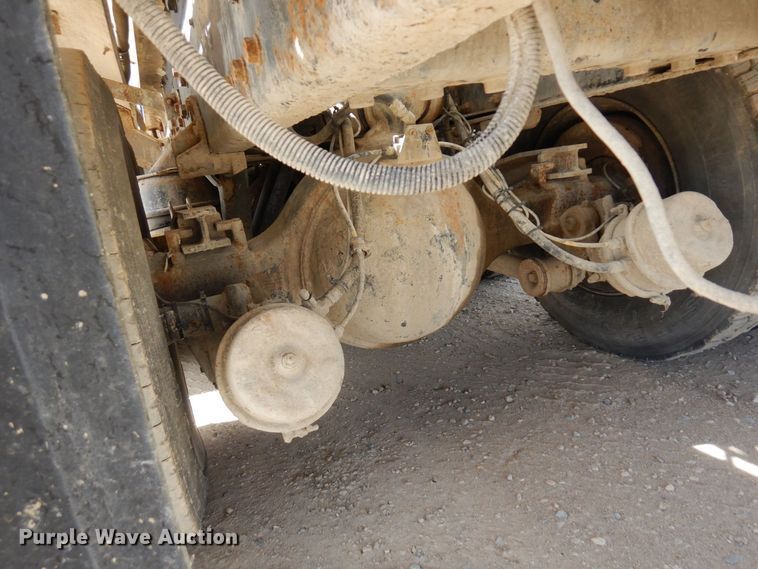 image for item KU9947 2003 International 5500i  ready mix truck