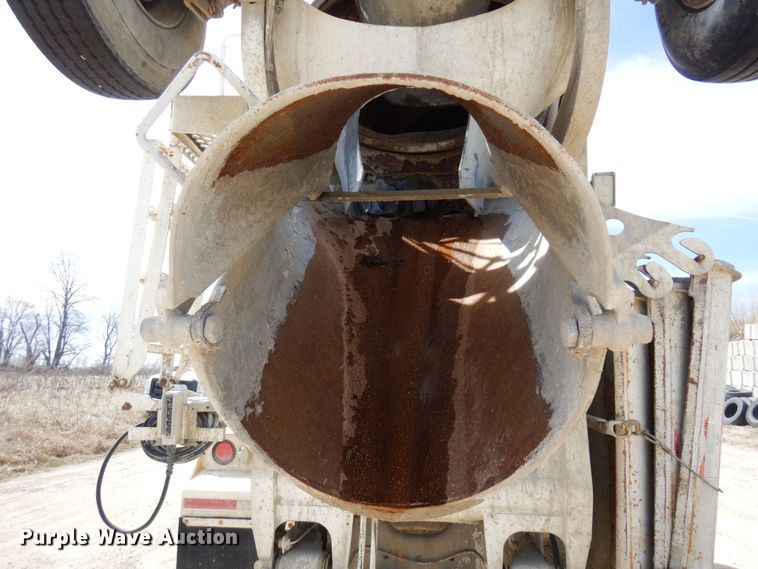 image for item KU9947 2003 International 5500i  ready mix truck