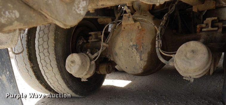 image for item KU9947 2003 International 5500i  ready mix truck