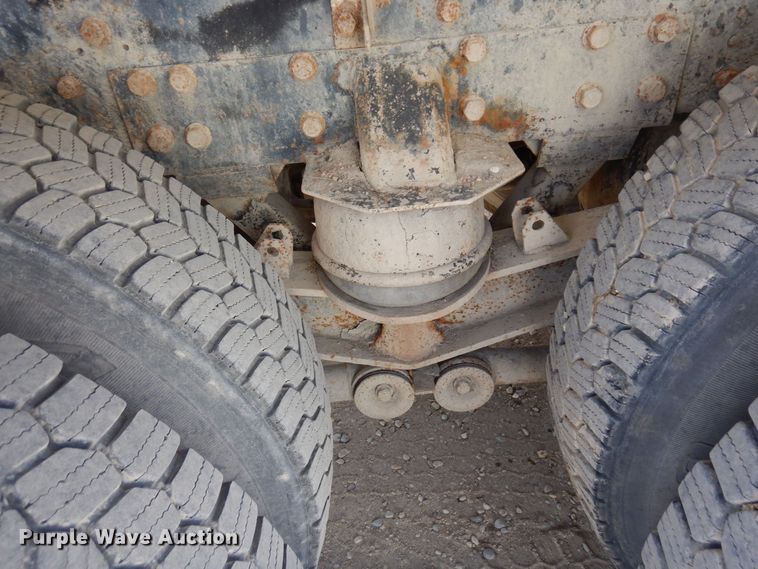 image for item KU9947 2003 International 5500i  ready mix truck