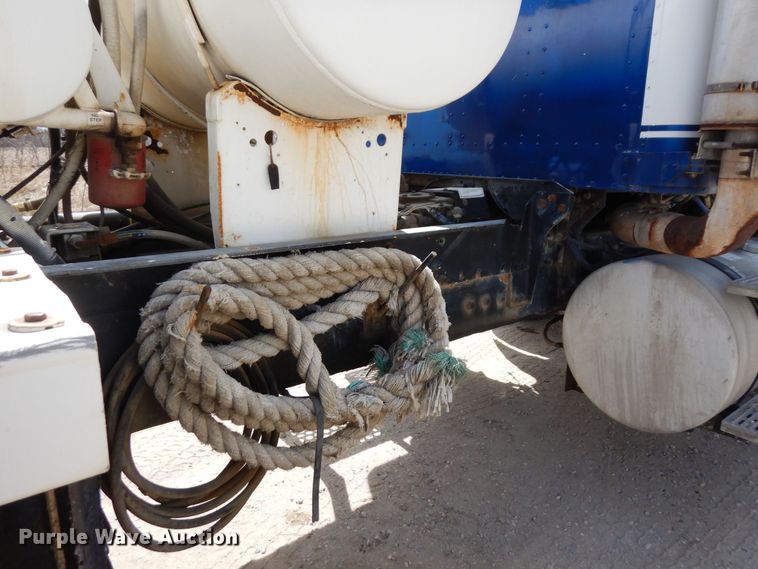 image for item KU9947 2003 International 5500i  ready mix truck