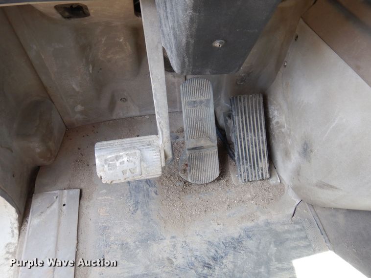 image for item KU9947 2003 International 5500i  ready mix truck