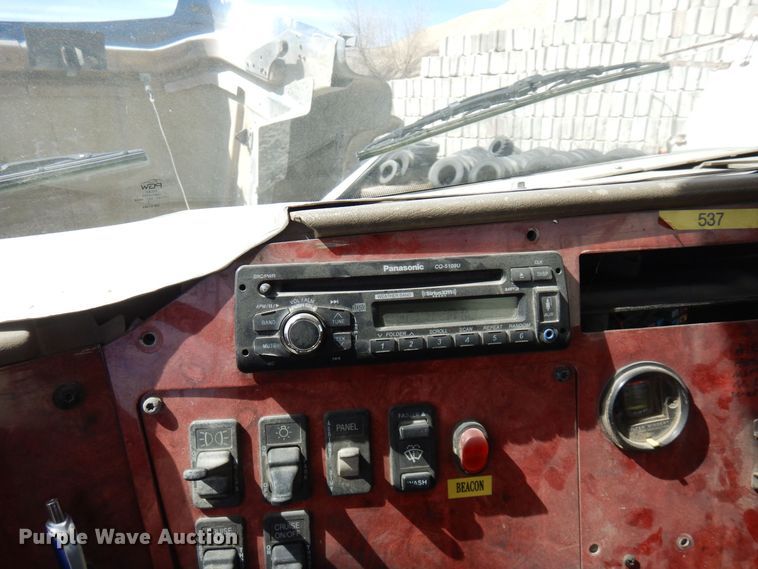 image for item KU9947 2003 International 5500i  ready mix truck