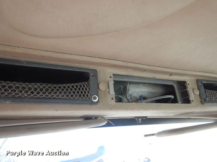 image for item KU9947 2003 International 5500i  ready mix truck