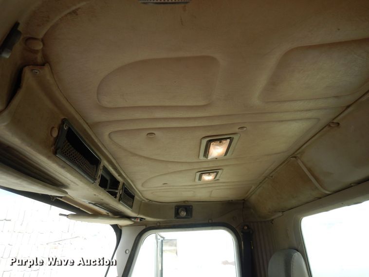 image for item KU9947 2003 International 5500i  ready mix truck