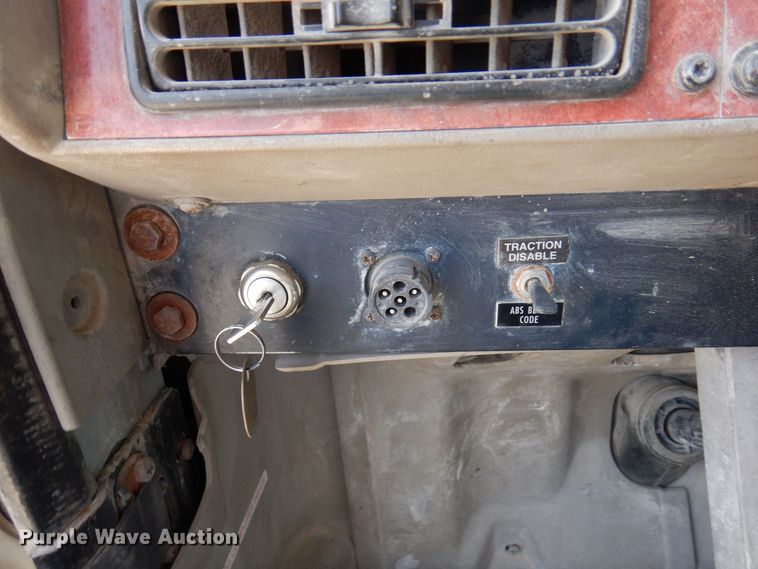 image for item KU9947 2003 International 5500i  ready mix truck