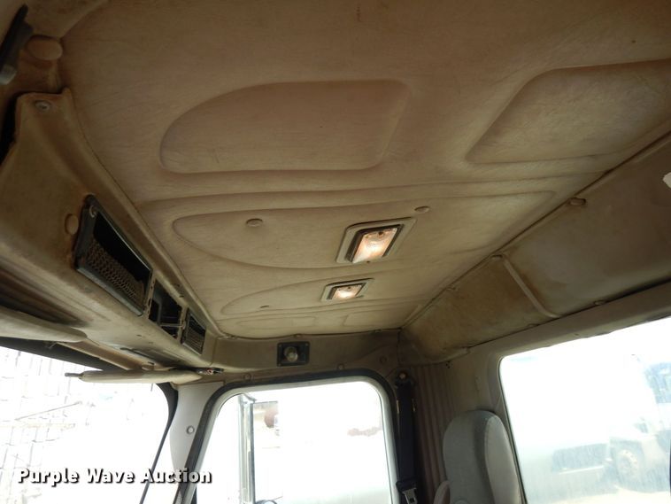 image for item KU9947 2003 International 5500i  ready mix truck