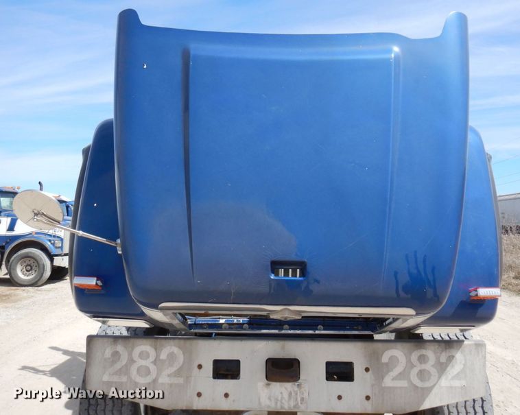 image for item KU9947 2003 International 5500i  ready mix truck