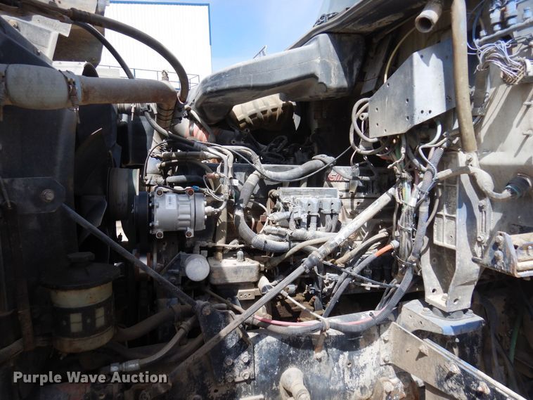 image for item KU9947 2003 International 5500i  ready mix truck