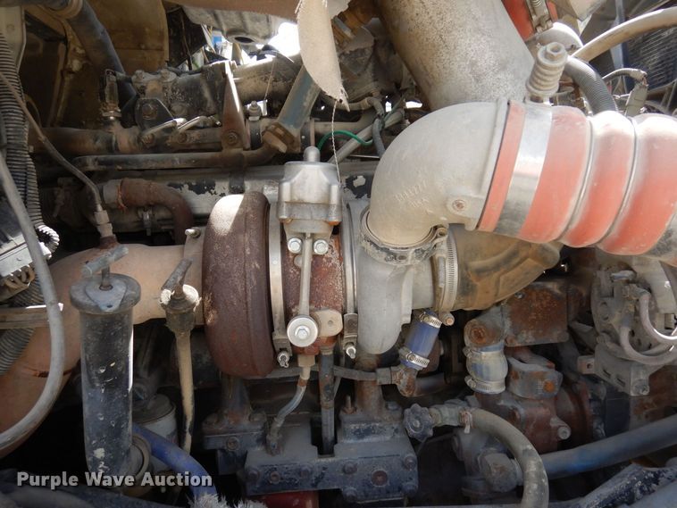 image for item KU9947 2003 International 5500i  ready mix truck