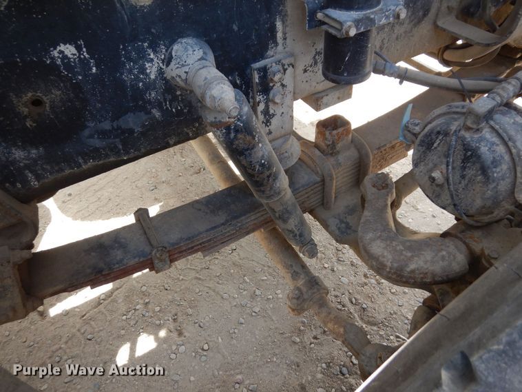 image for item KU9947 2003 International 5500i  ready mix truck