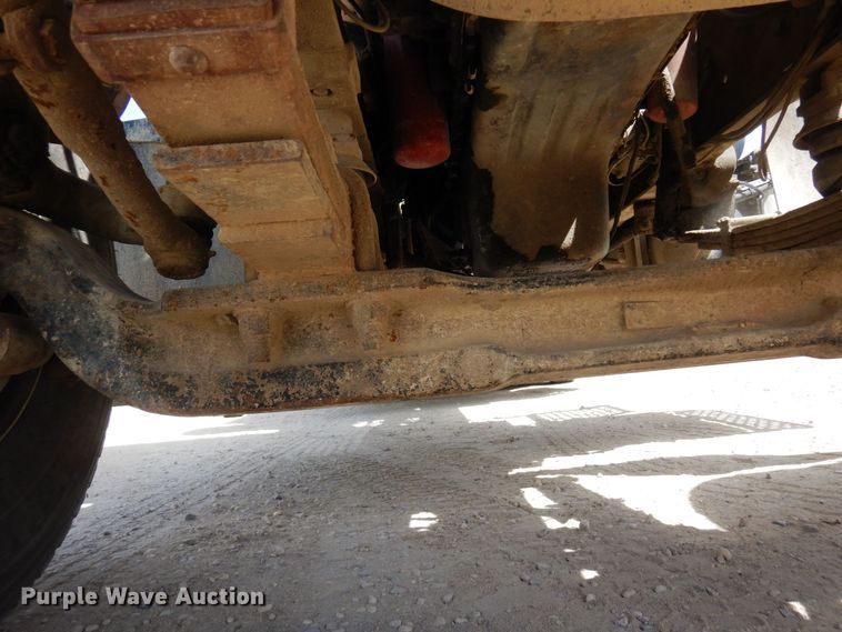 image for item KU9947 2003 International 5500i  ready mix truck