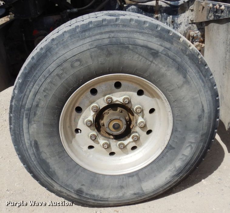 image for item KU9947 2003 International 5500i  ready mix truck