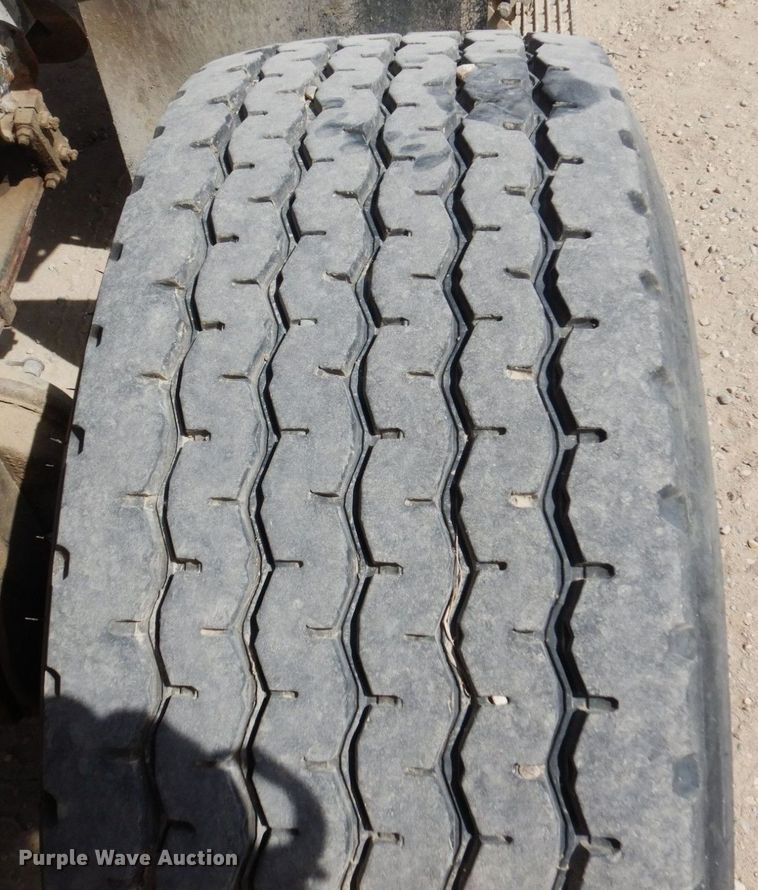 image for item KU9947 2003 International 5500i  ready mix truck