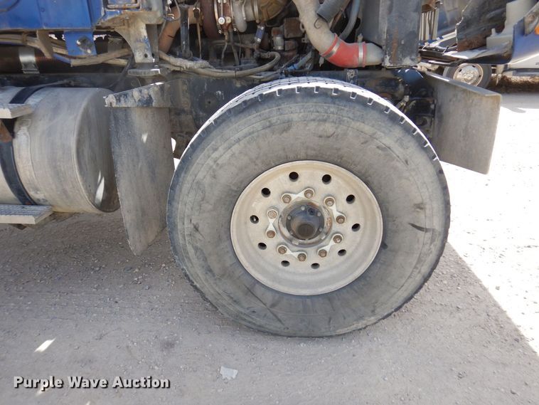 image for item KU9947 2003 International 5500i  ready mix truck