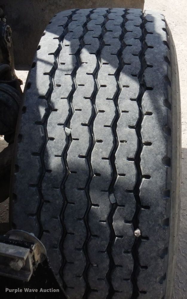 image for item KU9947 2003 International 5500i  ready mix truck