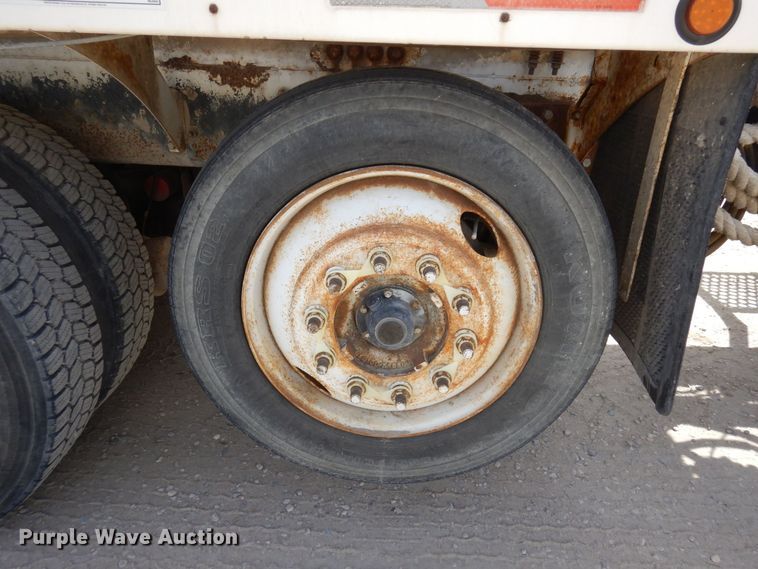 image for item KU9947 2003 International 5500i  ready mix truck