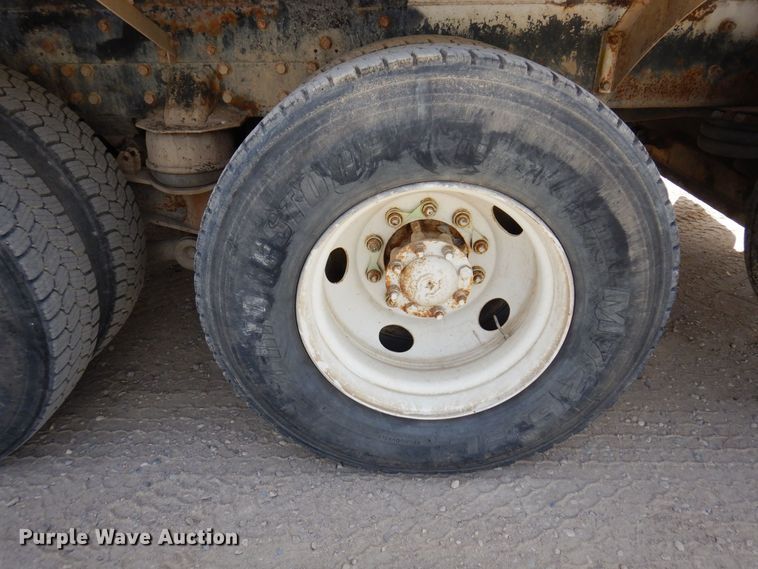 image for item KU9947 2003 International 5500i  ready mix truck