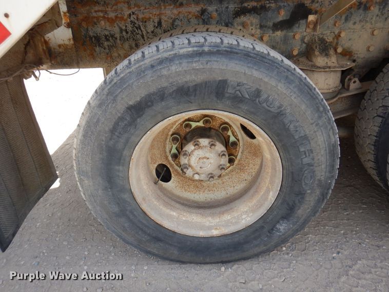 image for item KU9947 2003 International 5500i  ready mix truck