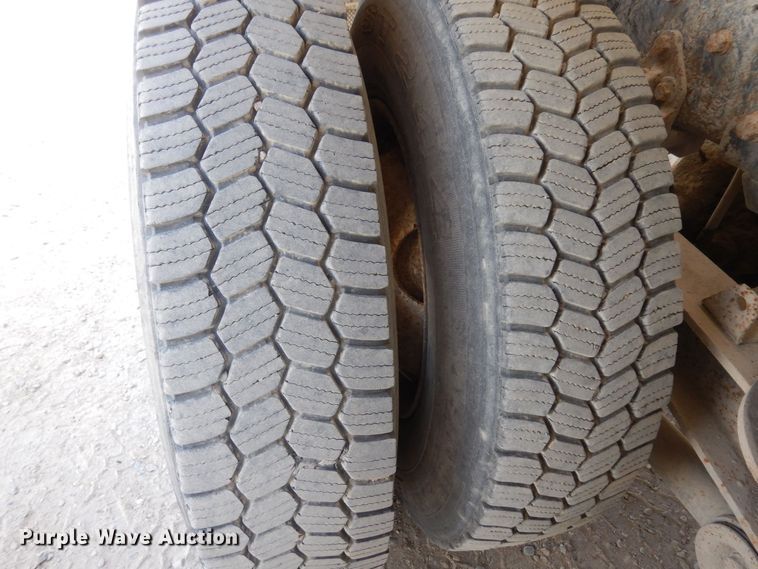 image for item KU9947 2003 International 5500i  ready mix truck