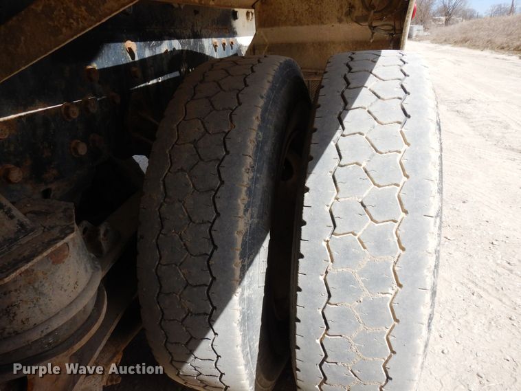 image for item KU9947 2003 International 5500i  ready mix truck