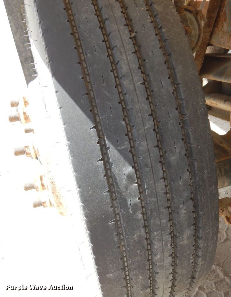 image for item KU9947 2003 International 5500i  ready mix truck