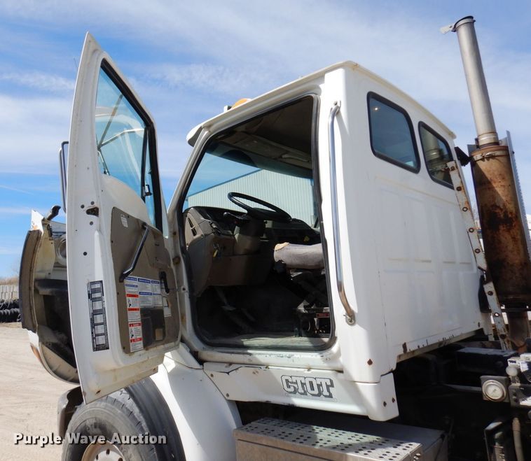 image for item KU9948 2004 Sterling LT9500  ready mix truck