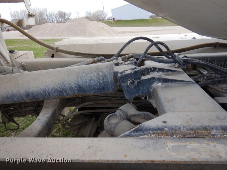 image for item KU9950 2005 Sterling LT9500  ready mix truck